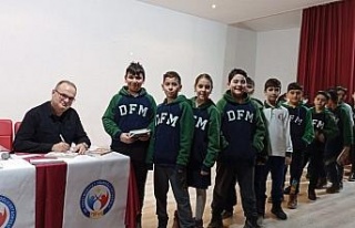 Yazar Uyan, Aydın’da öğrencilerle buluştu