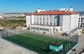 Didim Anadolu İmam Hatip Lisesi’nde halı saha...