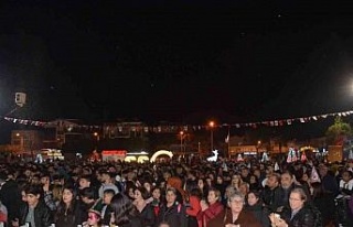 Didimliler yeni yılı Kent Meydanı’nda kutladı