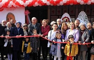 Efeler’de dokuzuncu Kitap Kafe açıldı