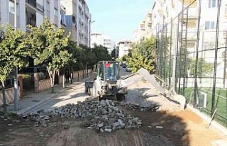 Efeler’de yollar yenileniyor