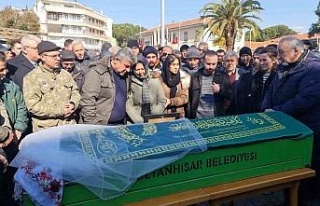 Büşra öğretmen son yolculuğuna duvağıyla uğurlandı