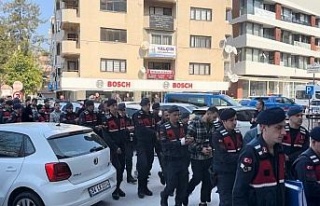 Cinayet şüphelisi 11 kişi adliyeye sevk edildi