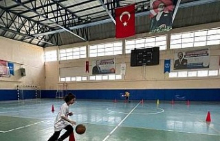 Geleceğin sporcuları için antrenmanlar devam ediyor