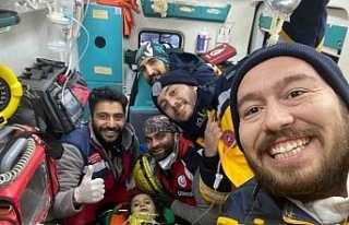 Göçük altındaki küçük çocuk 136. saatte Aydınlı...