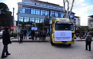 İncirliova’da vatandaşlar deprem bölgesi için...