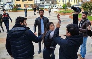 Adliye önünde gazetecilere çirkin saldırı