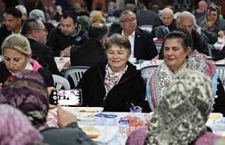 Aydın Büyükşehir Belediyesi iftar sofraları kurmaya...