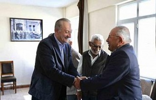 Başkan Atabay, Huzurevi’nde yaşlılar ile bir...