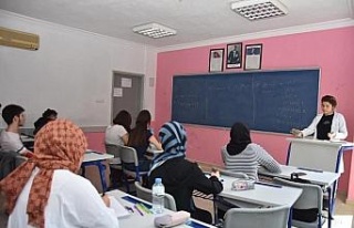 NAZGEM depremzede öğrencileri sınavlara hazırlıyor