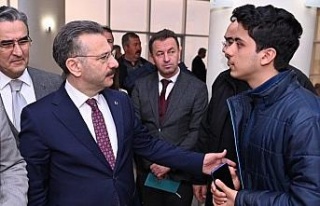 Vali Aksoy, Kuşadası’nda depremzedeler ile görüştü