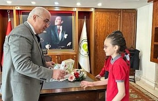 23 Nisan’da koltuğu devralan öğrenci Milli Eğitim...