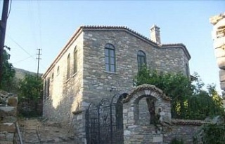 Aydın’daki 200 yıllık tarihi kilise, defineciler...