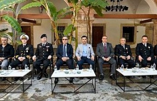 Kuşadası’nda ilçe protokolü vatandaşlar ile...