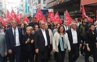 CHP Aydın, Söke'de kutlama havasında yürüdü