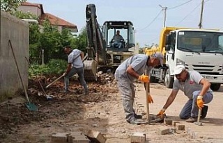 Efeler’in ekipleri yolları yeniliyor