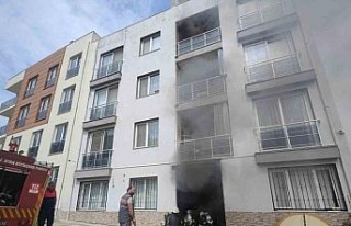 Kuşadası’nda ev yangını: 4 kişi dumandan etkilendi
