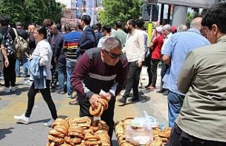 Mitingler simitçilerin yüzünü güldürdü