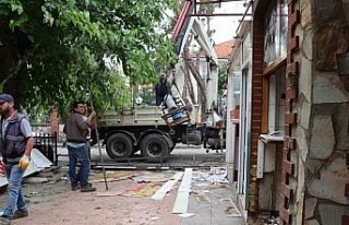 Nazilli Belediyesi merkezdeki büfeyi yeniliyor