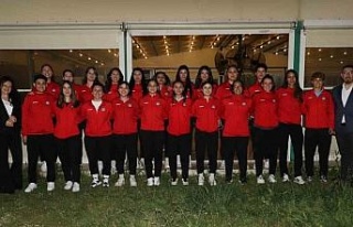 Nazilli Belediyespor Kadın Futbol Takımı deplasman...