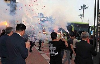 Nazilli Belediyespor U17 Takımı’na coşkulu karşılama