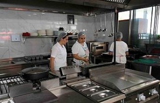 Kuşadası Belediyesi, kaliteli hizmet için çalışmalarını...