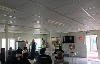 Otoyol inşaatında çalışan şoförlere jandarma’dan...