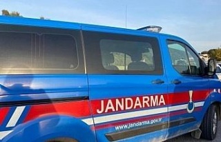 Jandarma ekipleri aranan şahıslara göz açtırmıyor