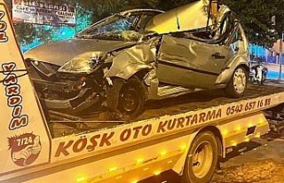 Tırla çarpışan otomobil hurdaya döndü