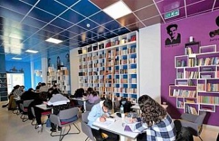 Efeler Belediyesi’nin Kitap Kafeleri yoğun ilgi...