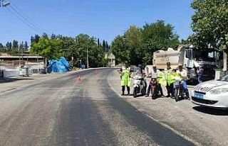 Jandarma ekipleri motosiklet sürücülerini uyardı