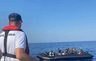 Kuşadası açıklarında 29 düzensiz göçmen kurtarıldı