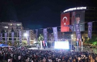Aydınlılar tek yürek olup şampiyonu destekledi