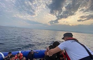Kuşadası açıklarında 25 düzensiz göçmen yakalandı