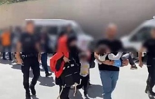 Kuşadası’nda düzensiz göçmenler polise yakalandı