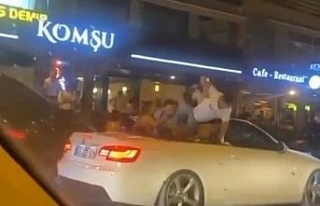 Kuşadası’nda ’Ne baktın’  dayağı