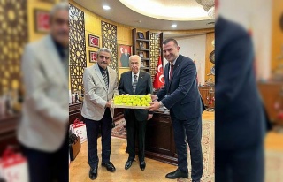 MHP Lideri Bahçeli’ye Aydın İnciri ikramı