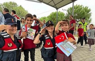 Aydın’da jandarma ekipleri Cumhuriyet’in 100’üncü...
