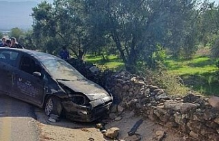 Bozdoğan’da sürücü kursu aracı kaza yaptı:...