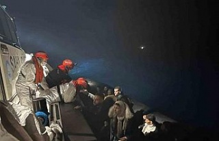 Kuşadası açıklarında 36 düzensiz göçmen kurtarıldı