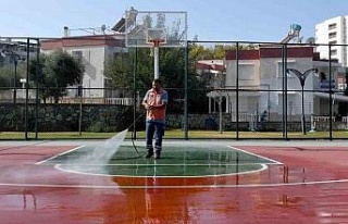 Kuşadası’nda sonbahar temizliği