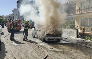 LPG’li otomobil yangında küle döndü