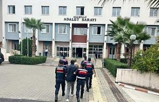 Alışveriş merkezi hırsızları yakalandı