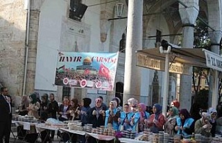 Aydın’da Filistin için hayır çarşısı açıldı