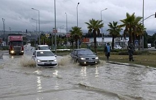 Aydın’ın kıyı ilçelerine sağanak yağış...