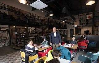 Başkan Atay Efeler için projelerini gerçekleştirmeye...