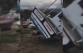 Fırtınaya dayanamayan balıkçı tekneleri kıyıya...