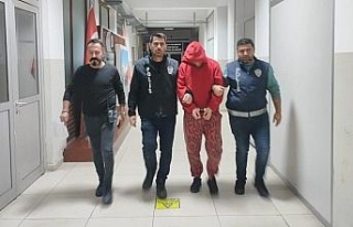 İzmir’de 5 ayrı suçtan aranan firari, şok ekibinden...