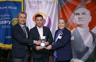 Başkan Günel’e başarı ödülü