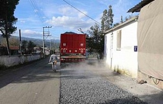 Efeler’deki asfaltlama çalışmaları sürdürüyor